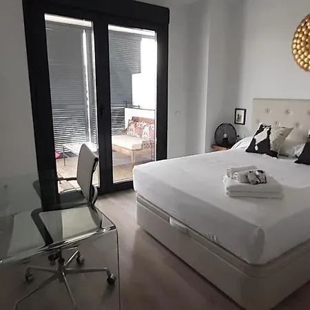 Teatinos Apartment